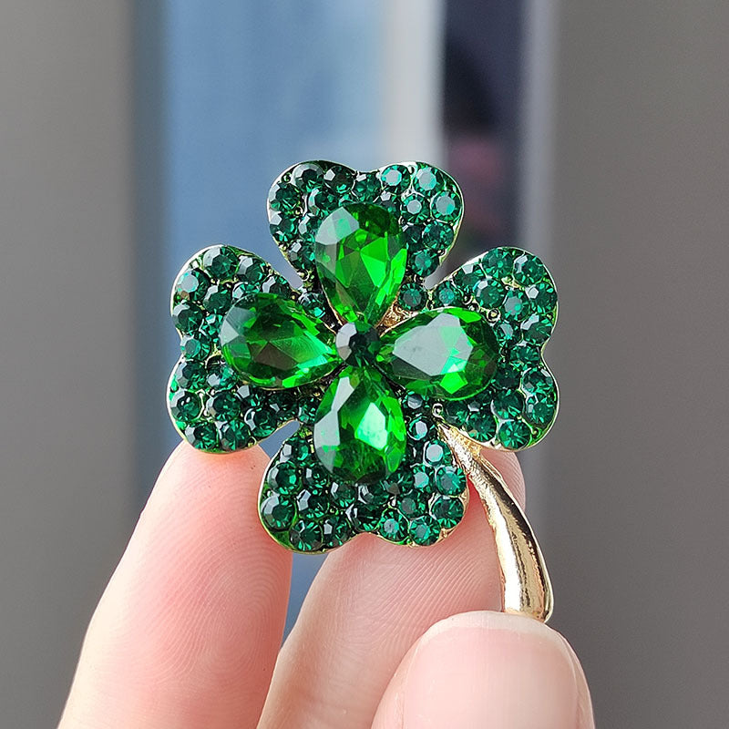 Fashionable anti-slip brooch