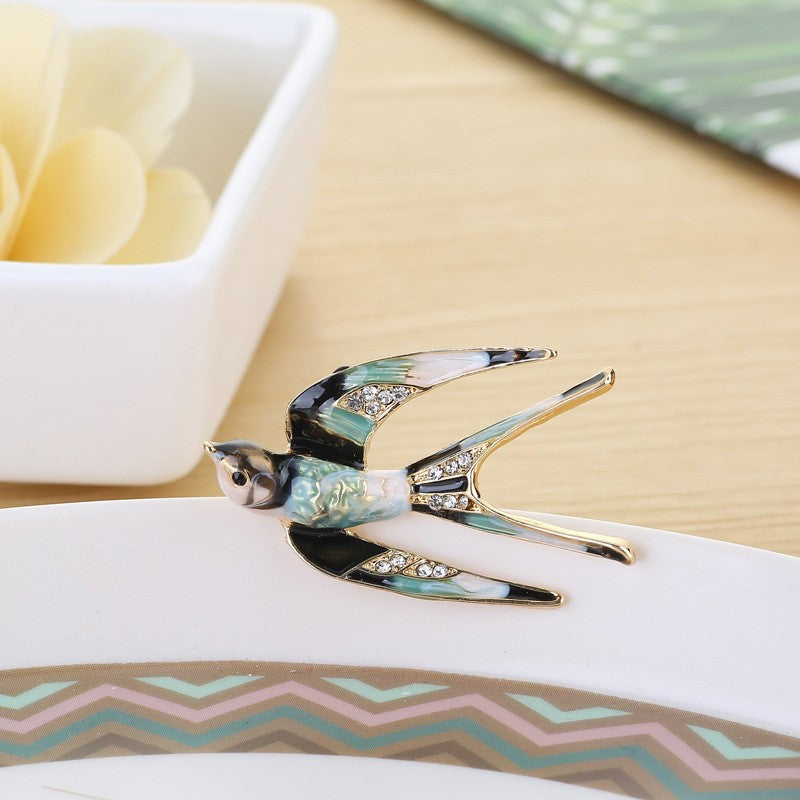 Stylish dragonfly brooch