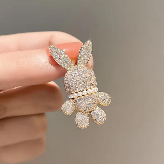 luxurious pearl and zircon brooch
