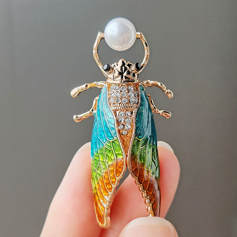 Crafted cicada brooch fashion accessory