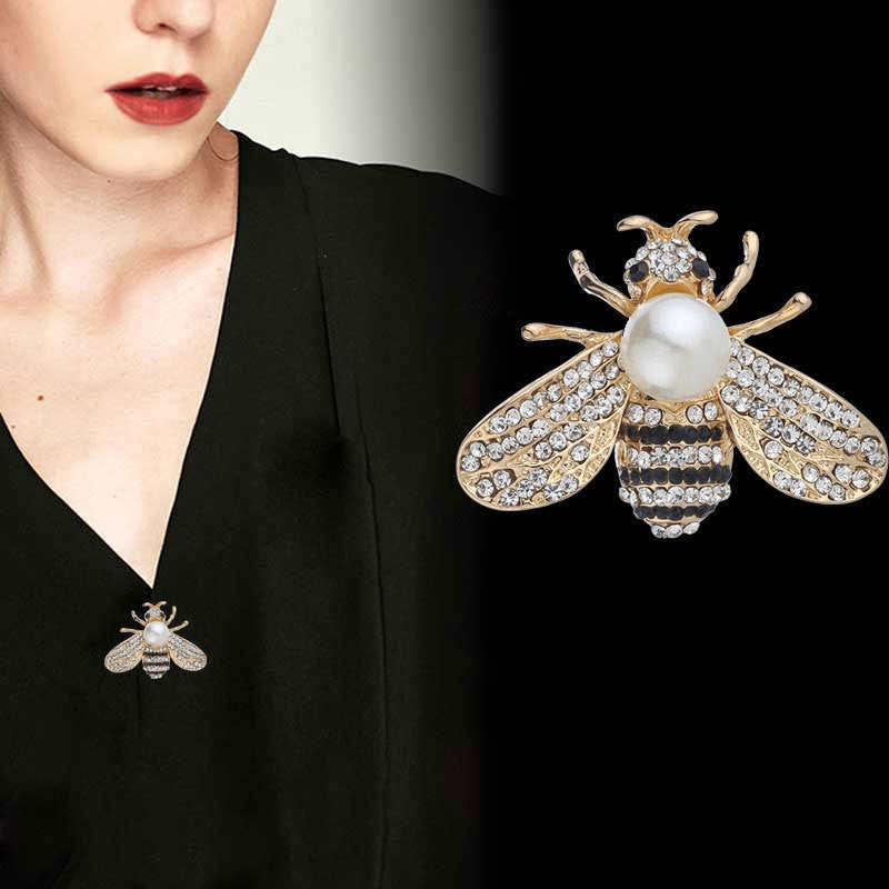 Cat head brooch