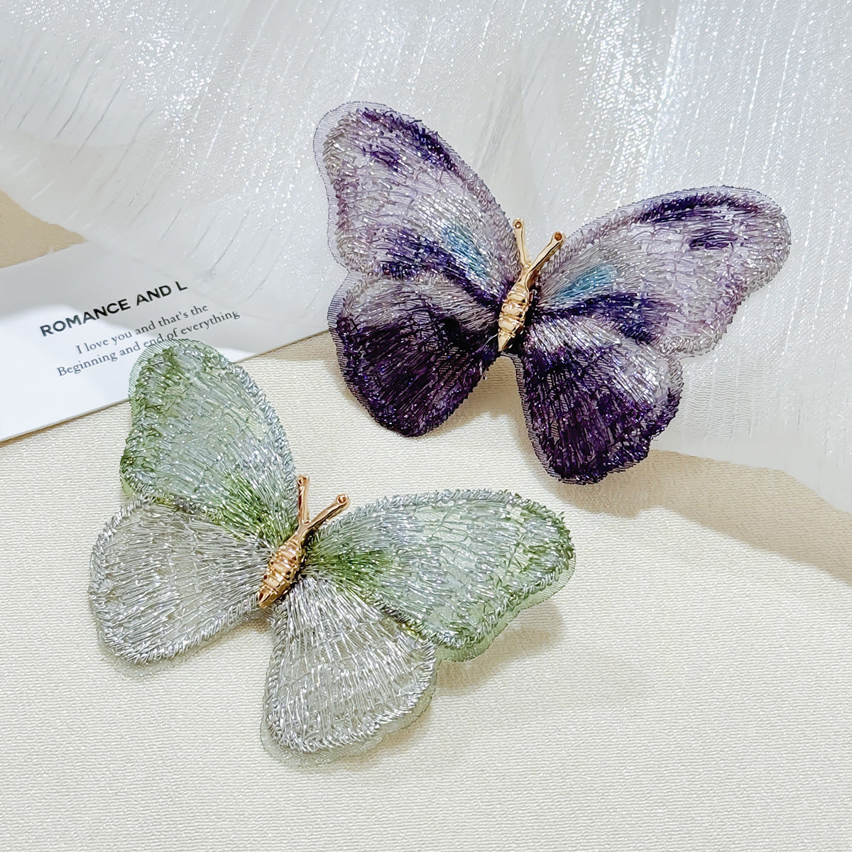 Elegant fashion accessory for women