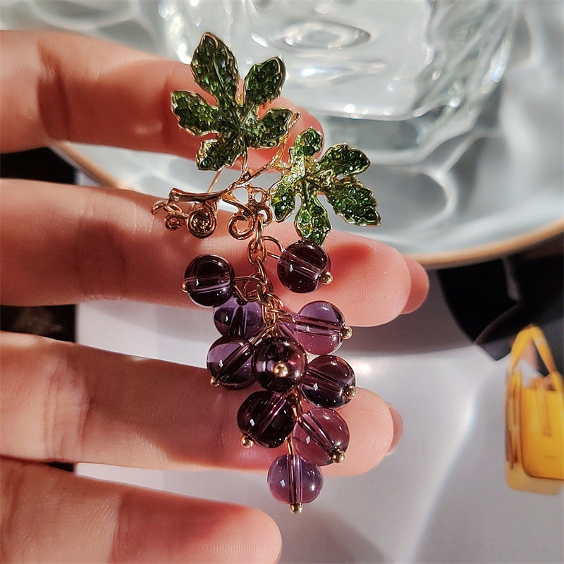 Colorful brooch with sparkling details