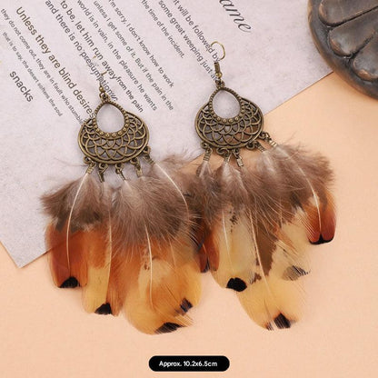 Artistic Feather Earrings Design - Image 4