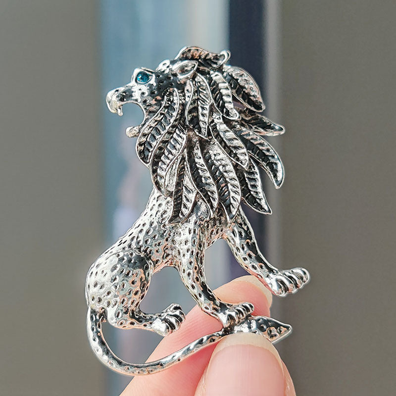 Unisex brooch suitable for formal wear