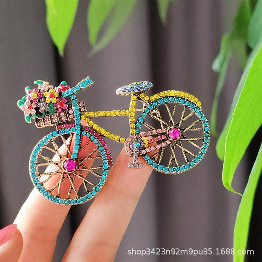Unique geometric brooch pin for fashion accessory