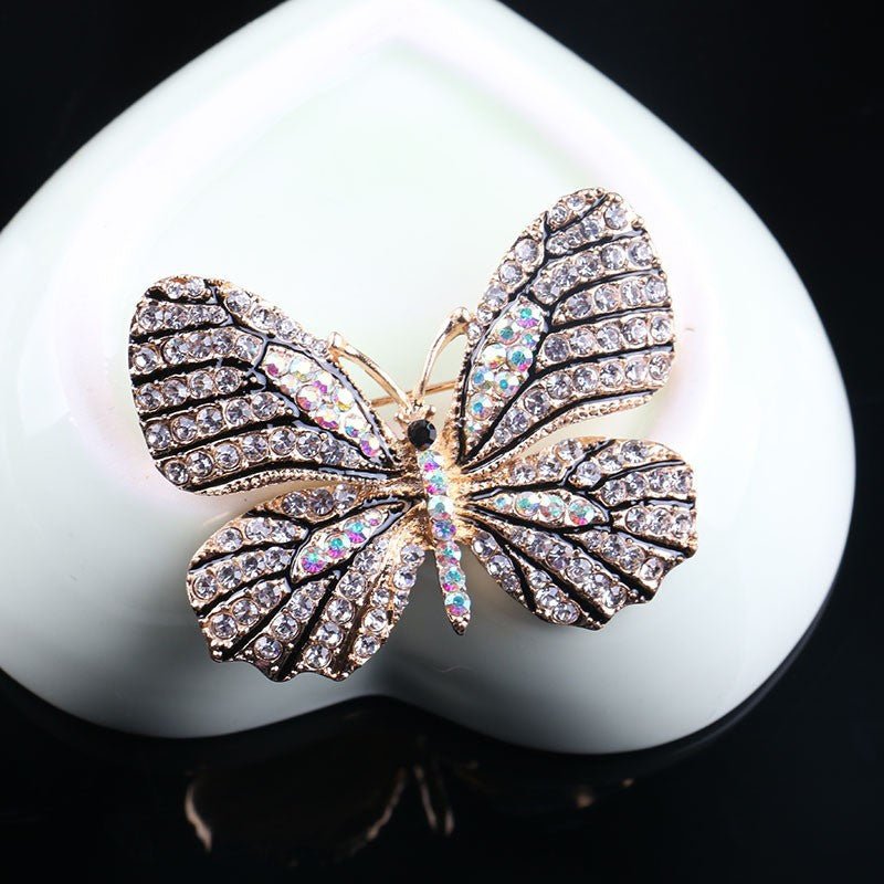 Stylish dragonfly brooch