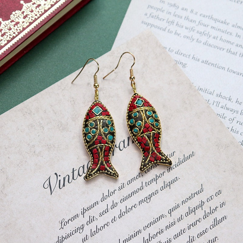 Stylish earrings for any occasion 10
