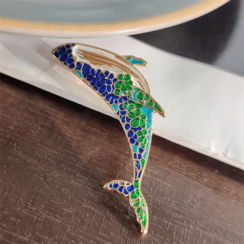Whale brooch elegant accessory