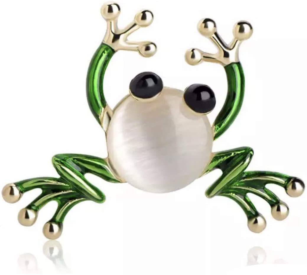 Fashionable gold butterfly brooch