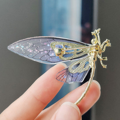 Brooch pin attachment on scarf for fashion accessorizing