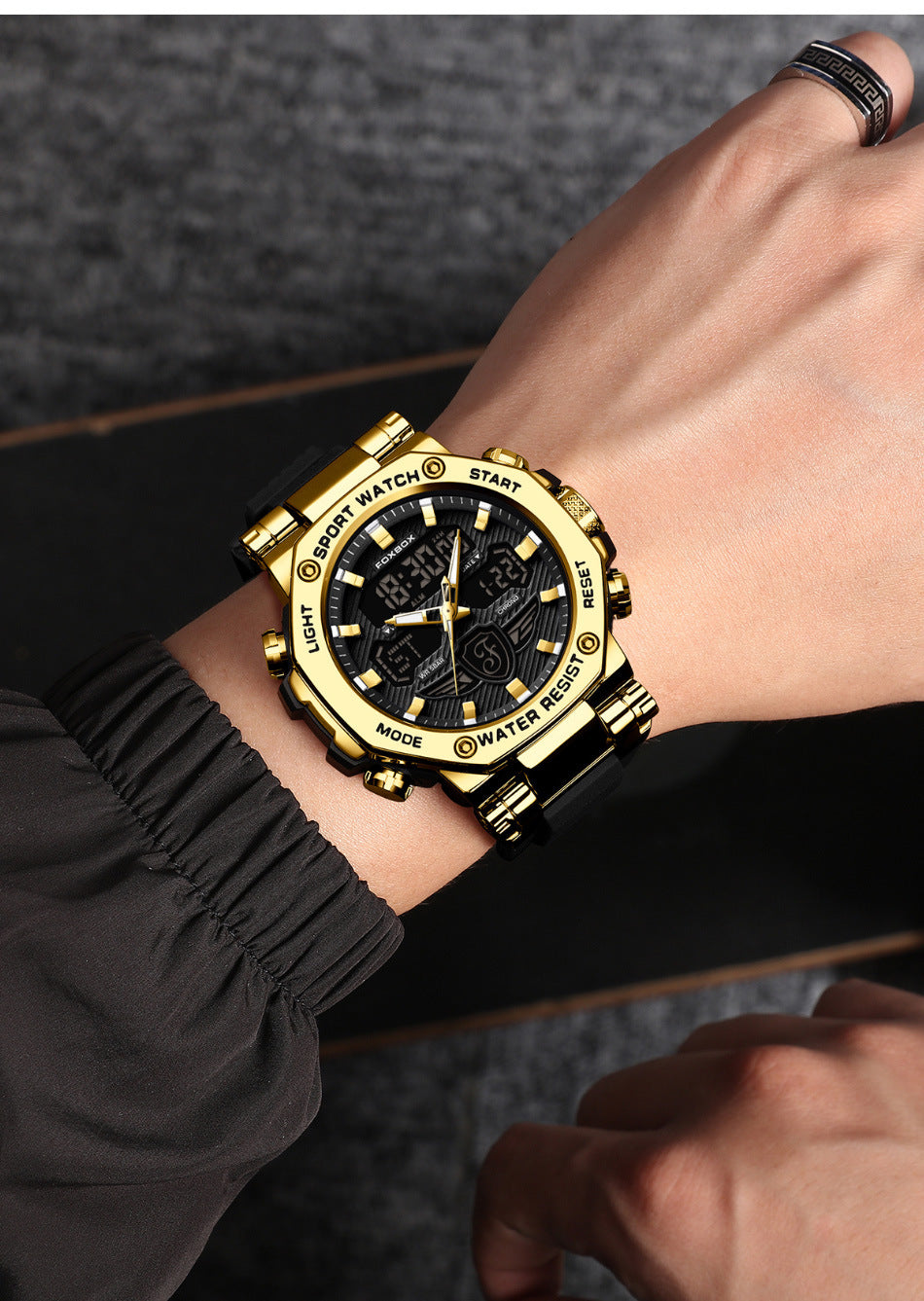 Sporty design waterproof watch in black
