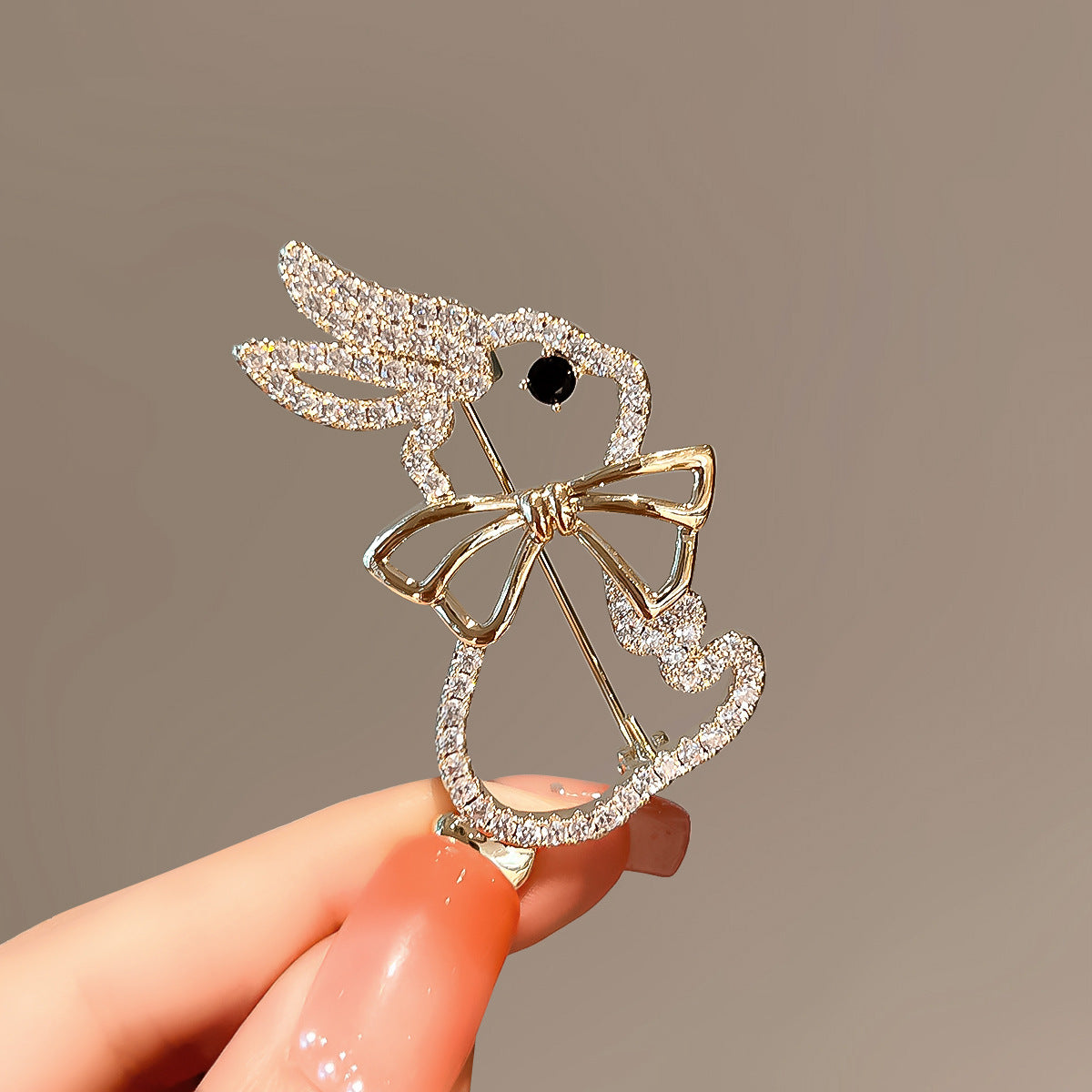 Lightweight and Comfortable Bunny Brooch Image 8