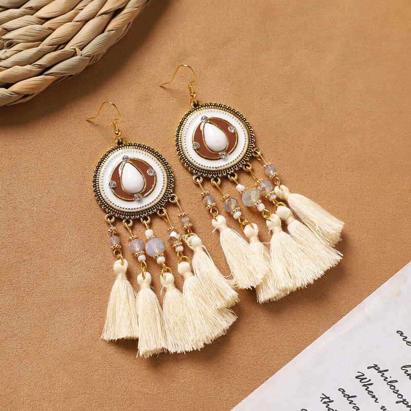 Bohemian feather earrings design close-up