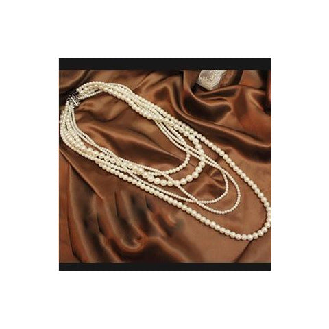 Long pearl necklace for casual and formal occasions