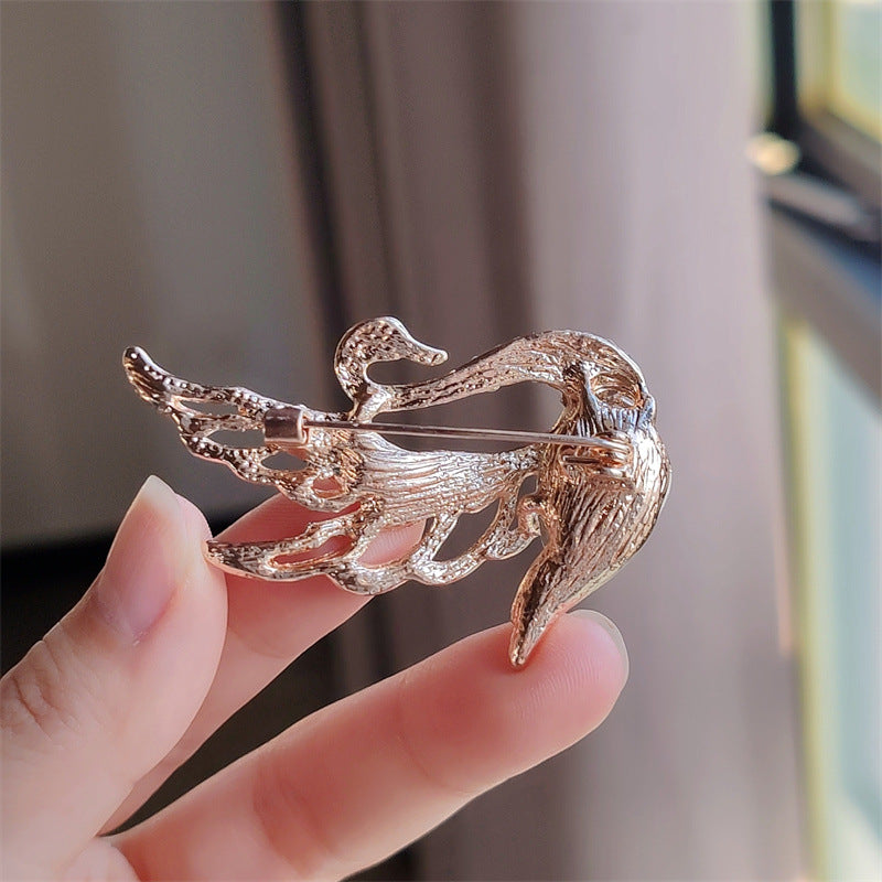 Elegant brooch for jackets and blazers
