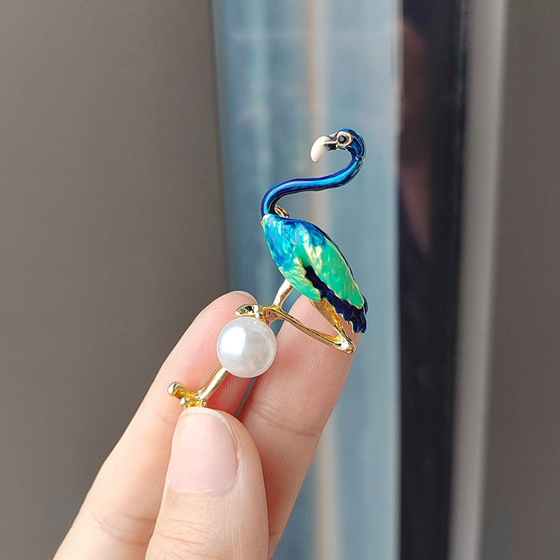 Flamingo Pearl Brooch Image 3