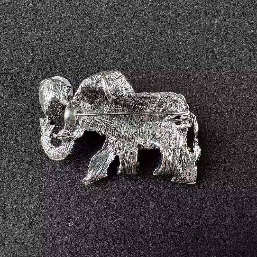 elephant brooch with rhinestones image 1