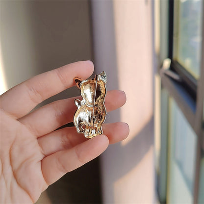Versatile Accessory Brooch Image 4