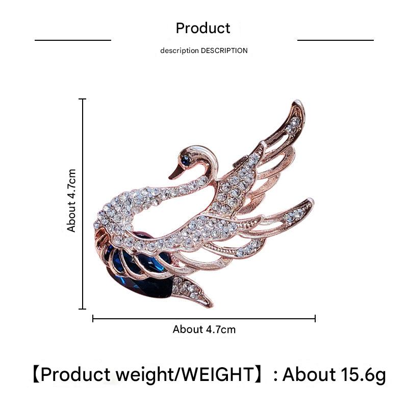 Stylish women's brooch with crystals
