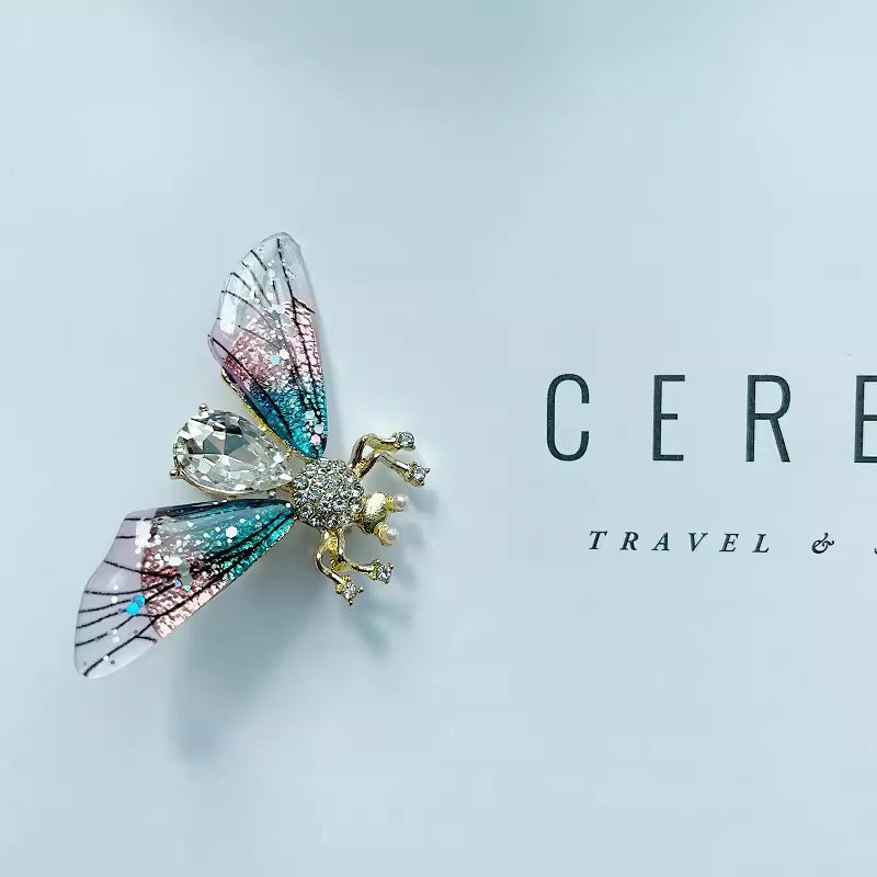 Elegant brooch for gifts and occasions