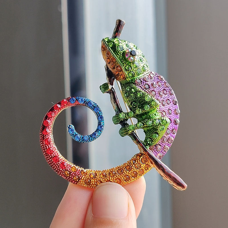 Color-Changing Lizard Brooch Side View