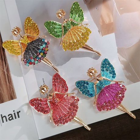Rhinestone details on brooch