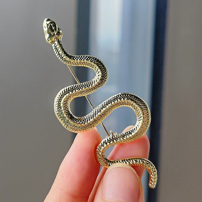 stylish snake brooch silver
