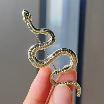 stylish snake brooch silver