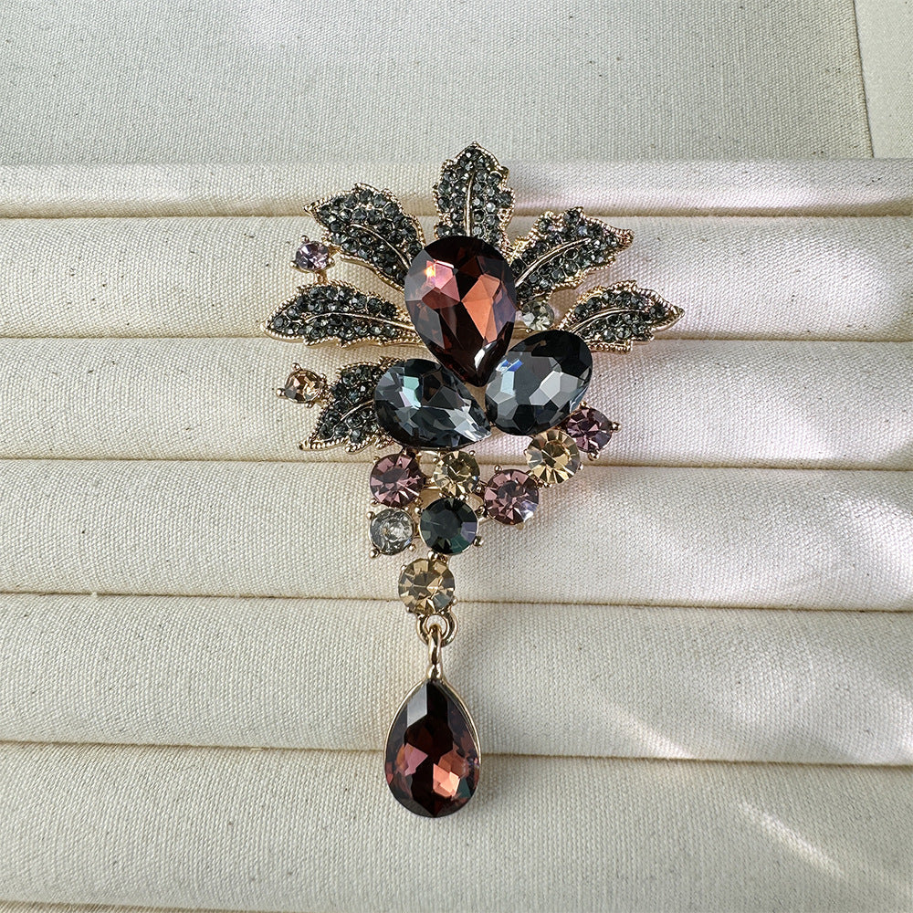 Spring 2024 Floral Brooch Image 6